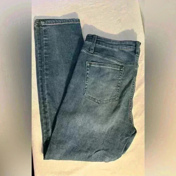 Size 16 Frye Jeans like New - Picture 7 of 8